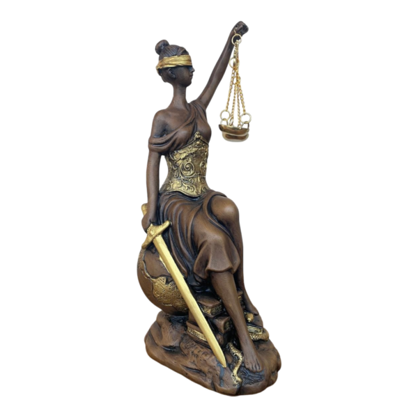 Estátua Deusa da Justiça Globo